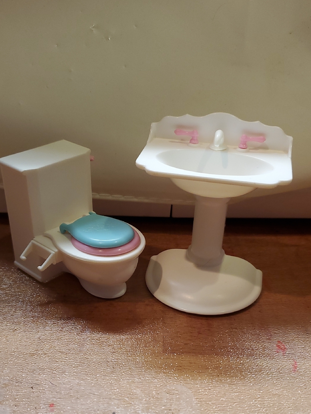 1996 Barbie Kelly Potty Training Toilet and Sink